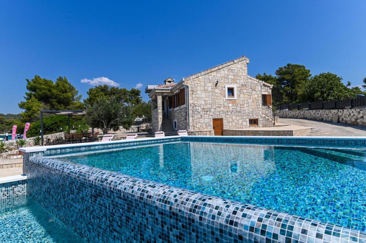 Villa Rudini With Heated Pool Okrug Gornji Exterior photo