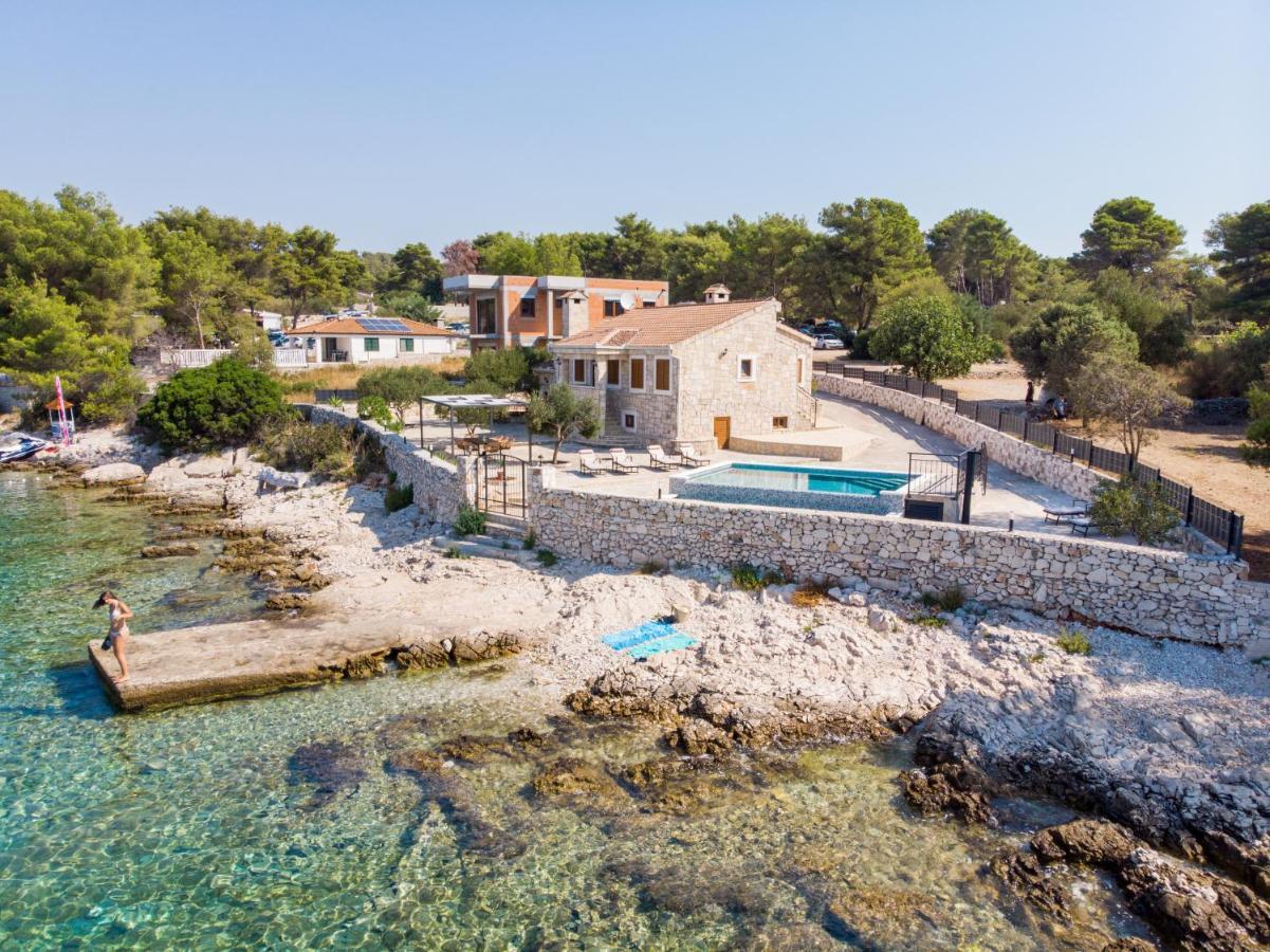 Villa Rudini With Heated Pool Okrug Gornji Exterior photo