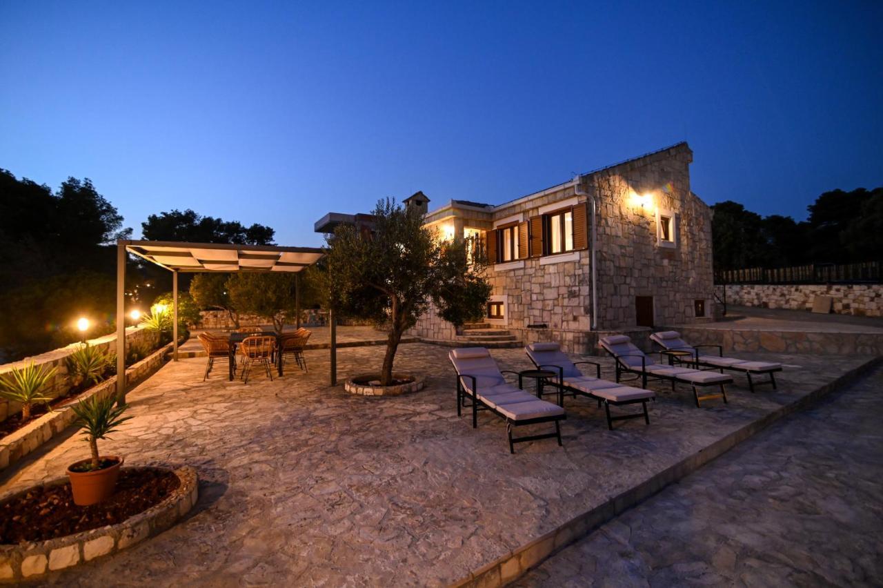 Villa Rudini With Heated Pool Okrug Gornji Exterior photo