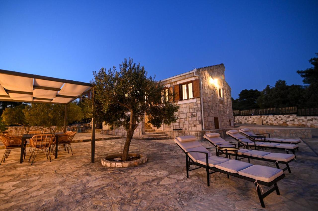 Villa Rudini With Heated Pool Okrug Gornji Exterior photo