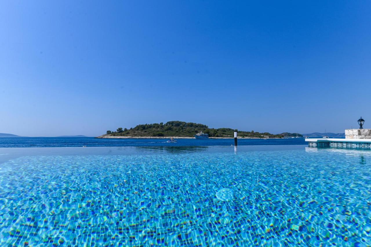 Villa Rudini With Heated Pool Okrug Gornji Exterior photo