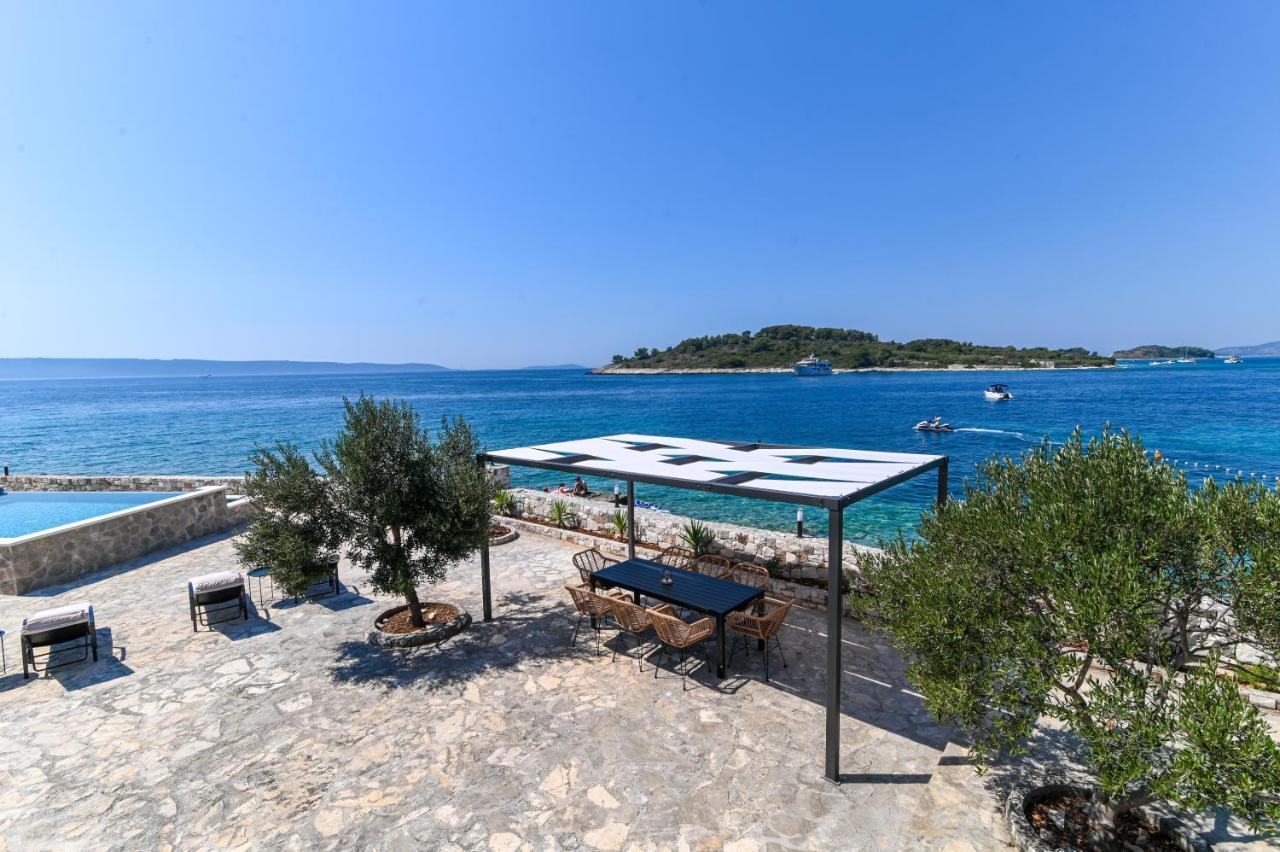 Villa Rudini With Heated Pool Okrug Gornji Exterior photo